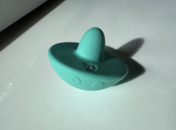 Product Review - Toupie Clitoris Vibrator - Yonifyer