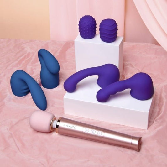 Le Wand - Le Wand Petite Massager + Attachments Bundle - Rosy Gold 1.0 - Yonifyer